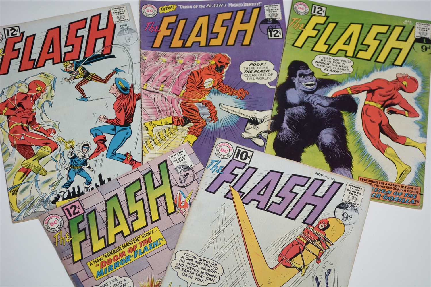 Lot 1497 - The Flash Comics