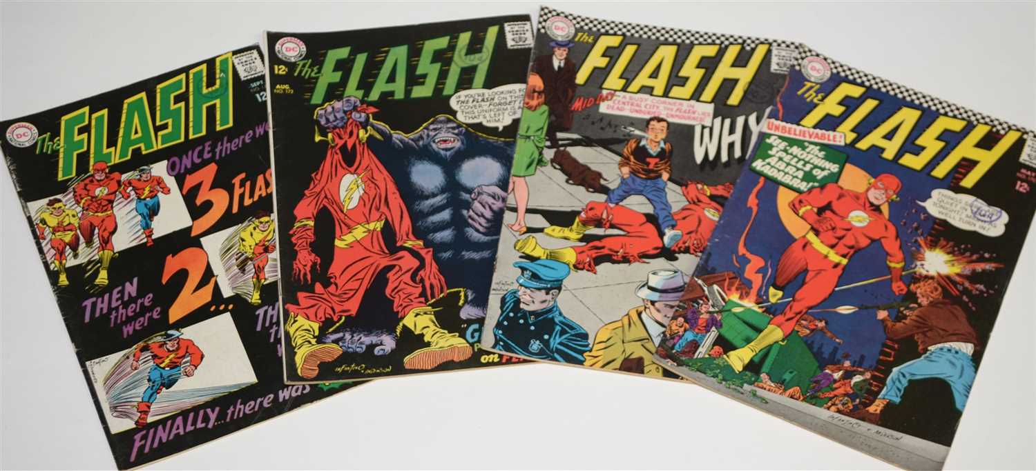 Lot 1507 - The Flash Comics