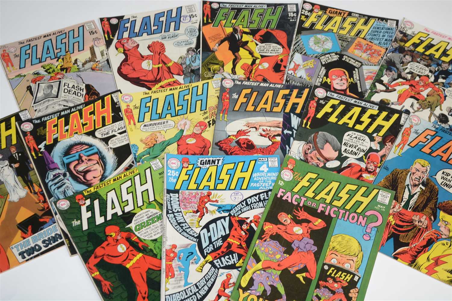 Lot 1510 - The Flash Comics