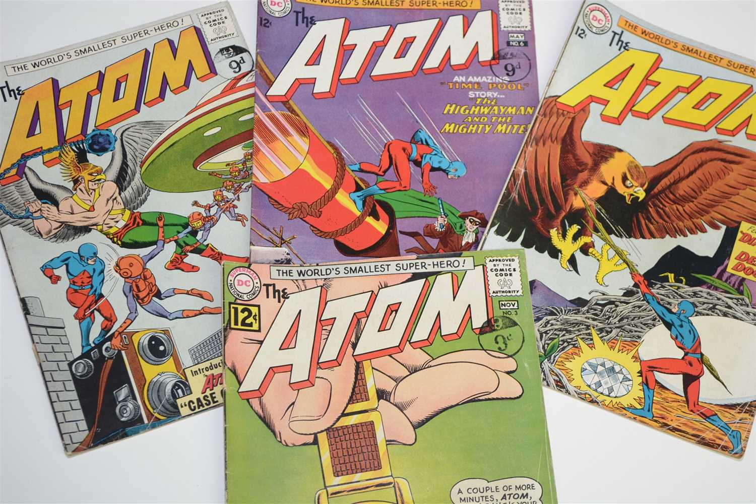 Lot 1512 - The Atom Comics