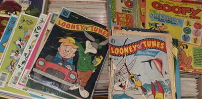 Lot 1670 - Looney Tunes and other comics