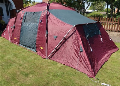 Lot 103 - Camping tent