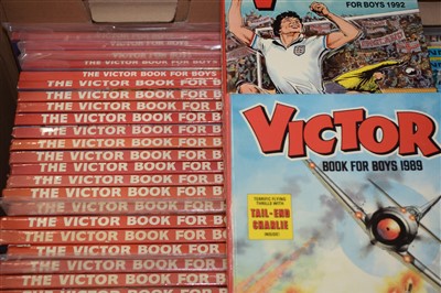 Lot 919 - The Victor Book for Boys