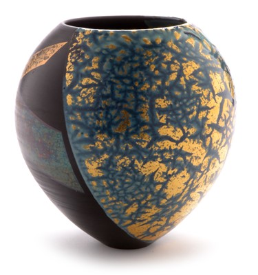 Lot 1508 - Tony Laverick Lustre Vase