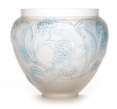 Lot 482 - Lalique Nefliers glass vase