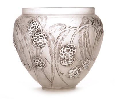 Lot 483 - Lalique Nefliers glass vase