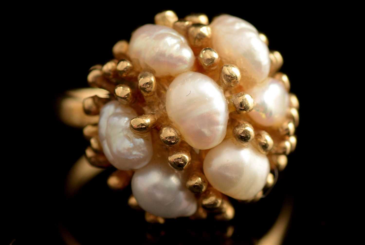 Lot 78 - Baroque pearl ring