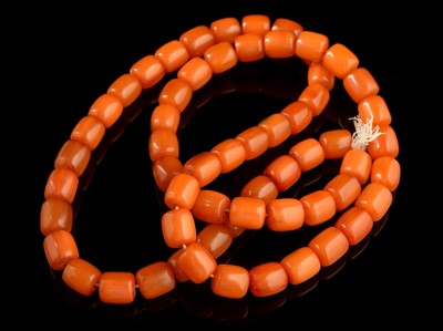 Lot 185 - Amber necklace