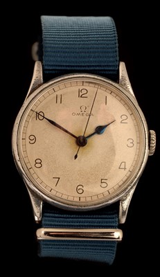 Lot 29 - An Omega WWII wristwatch.