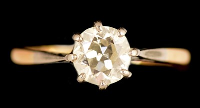 Lot 103 - A single stone diamond ring