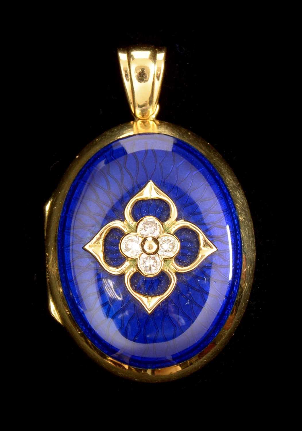 Click H Locket Lot 161 - Locket pendant