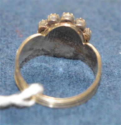 Lot 132 - Early 19th Century ring