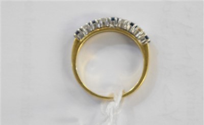 Lot 159 - Sapphire and diamond ring