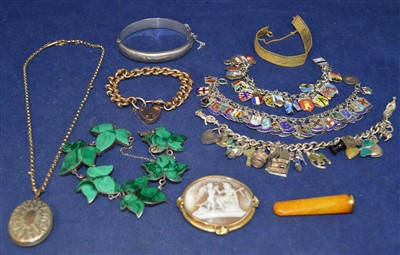 Lot 166 - 9ct bracelet and other jewellery
