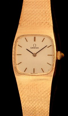 Lot 28 - Omega cocktail watch