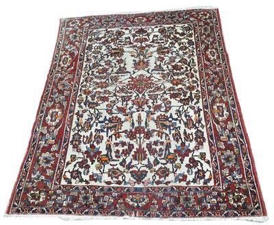 Lot 903 - Isfahan rug