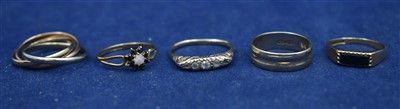 Lot 91 - Five gold rings