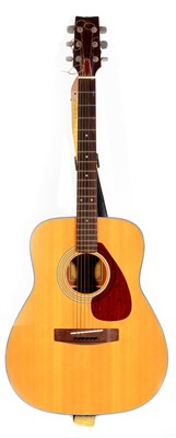 Lot 172 - Yamaha FG200 guitar cased
