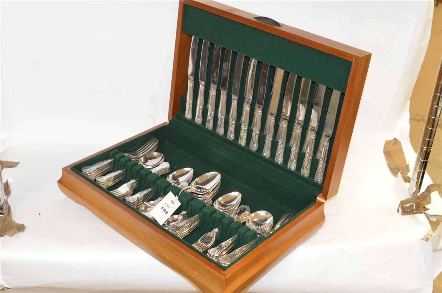 Lot 189 - Canteen of cutlery