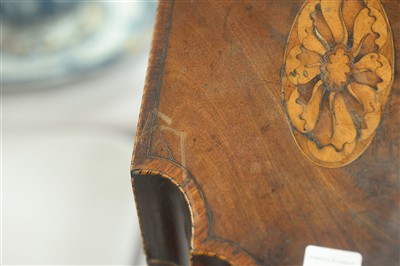 Lot 279 - A George III mahogany decanter box.