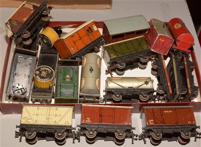 Lot 1378 - Hornby Dublo locomotives and tenders; sundry accessories.