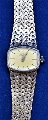 Lot 780 - 9ct gold wristwatch