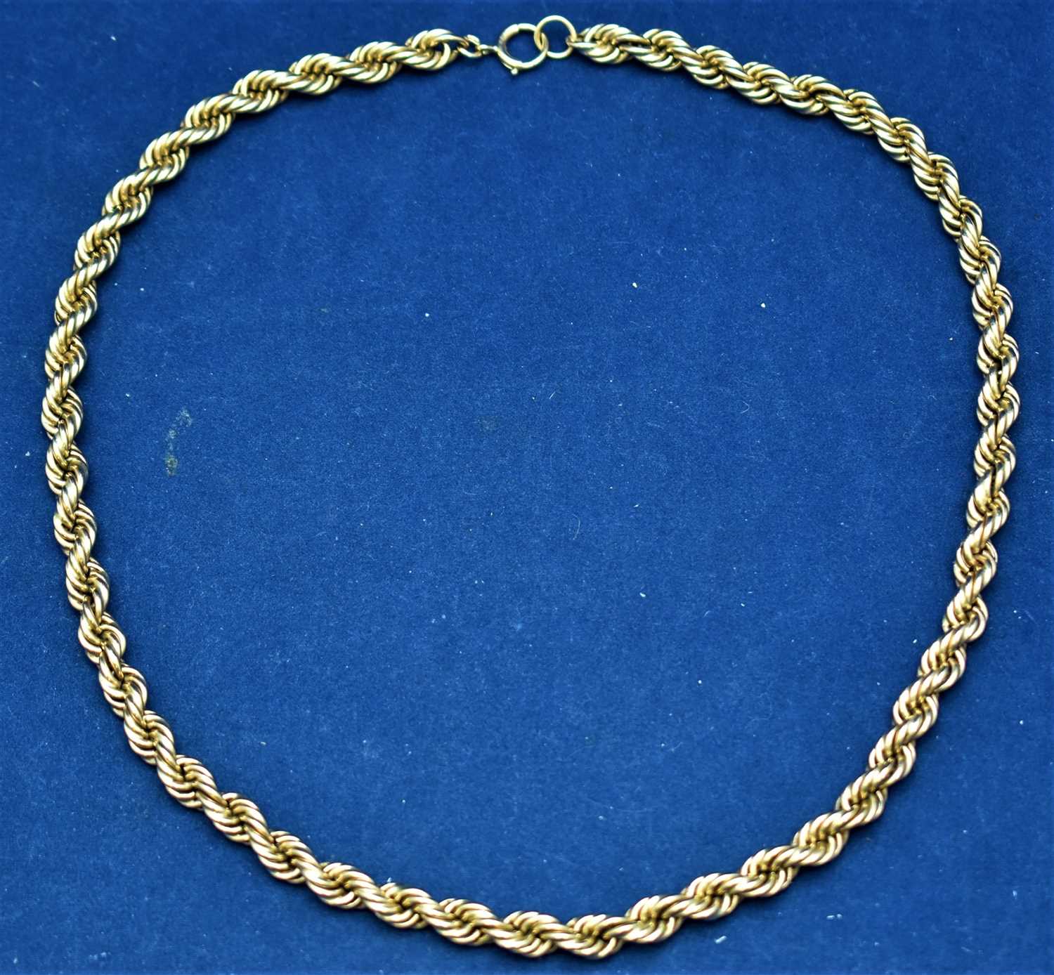 Lot 9 - 9ct gold necklace