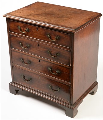 Lot 1167 - Chest of drawers.