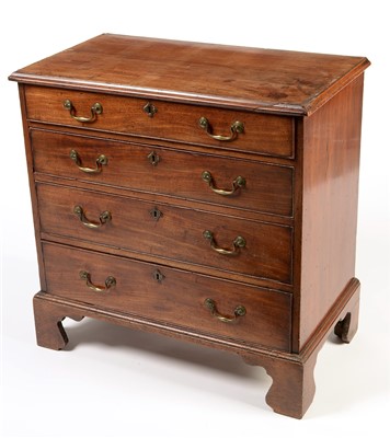 Lot 1183 - Chest of drawers.