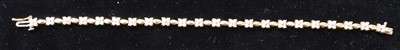 Lot 208 - Diamond bracelet