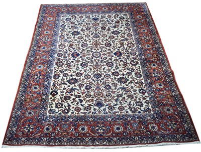 Lot 927 - Isfahan carpet