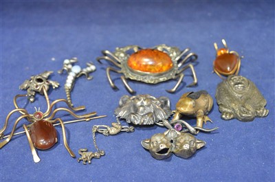 Lot 44 - Silver animal brooches