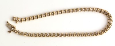Lot 152 - Diamond bracelet