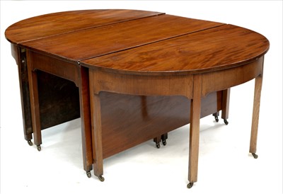 Lot 1184 - Dining table.