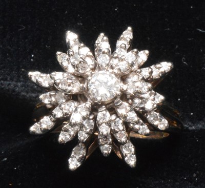 Lot 193 - Diamond dress ring