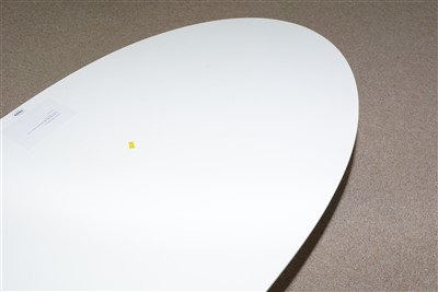 Lot 1609 - A large Arkana white tulip coffee table.