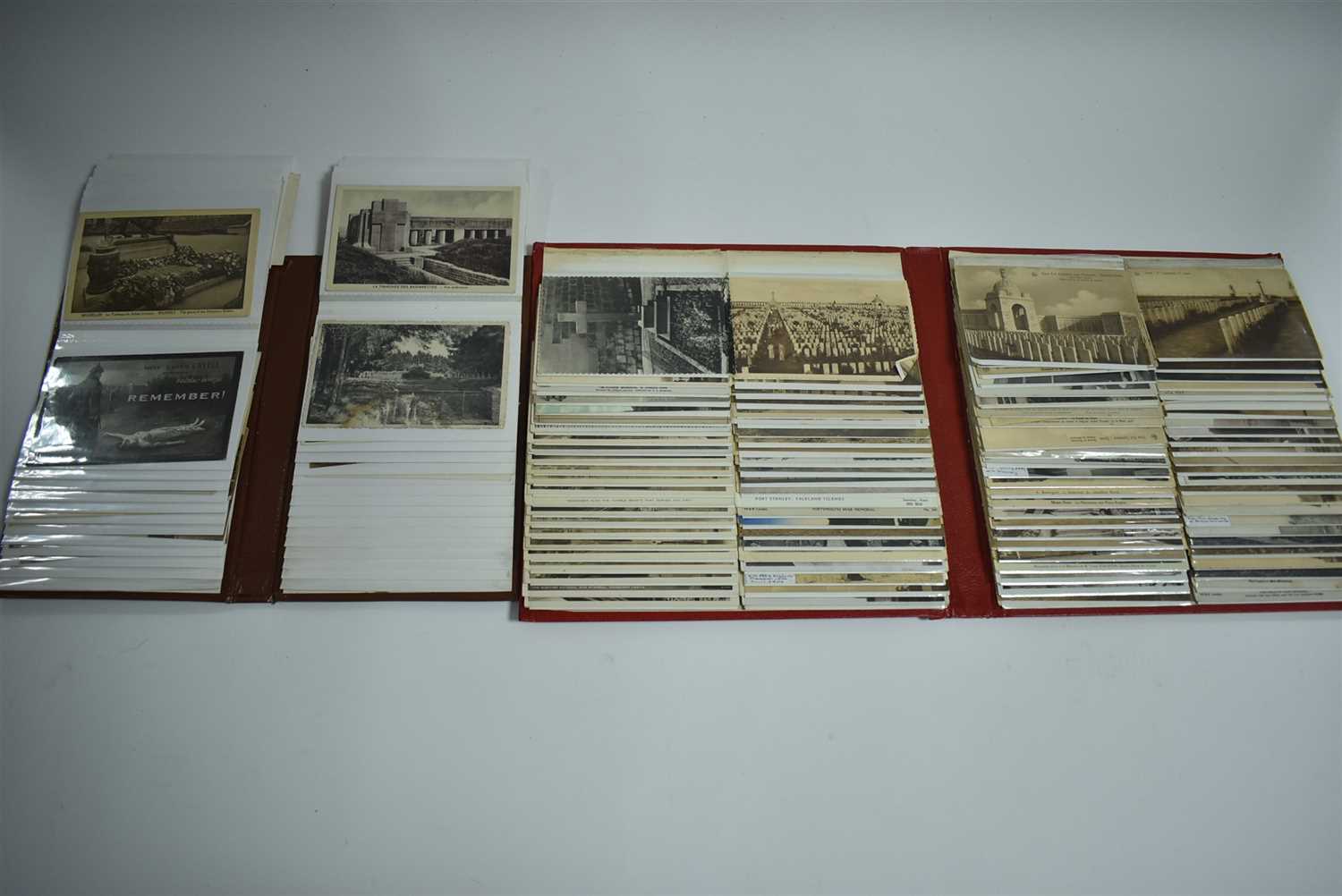 Lot 101 - First World War postcards