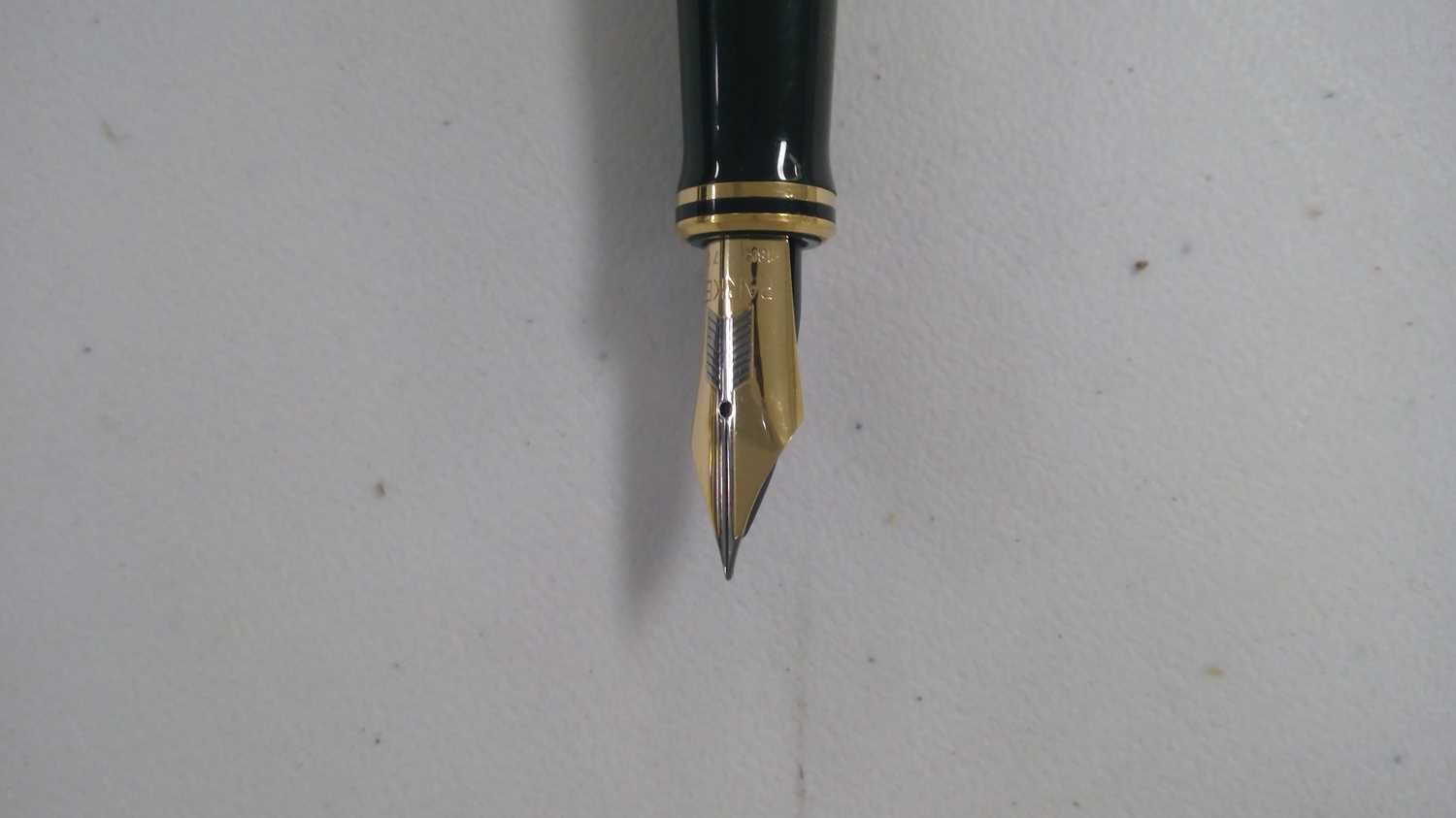 Lot 1 Parker fountain pen