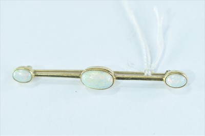 Lot 97 - Opal brooch