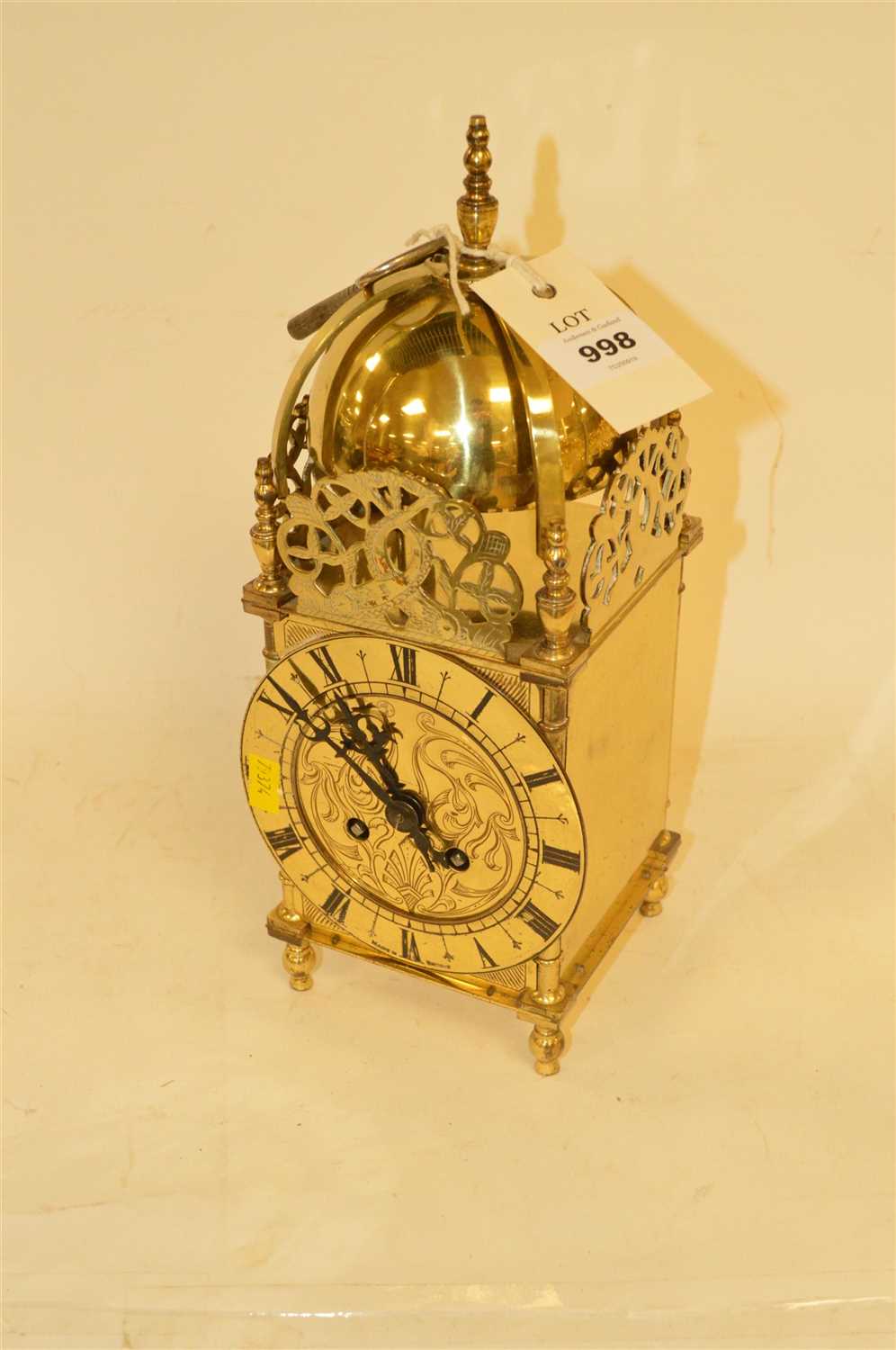 Lot 998 - French mantel clock
