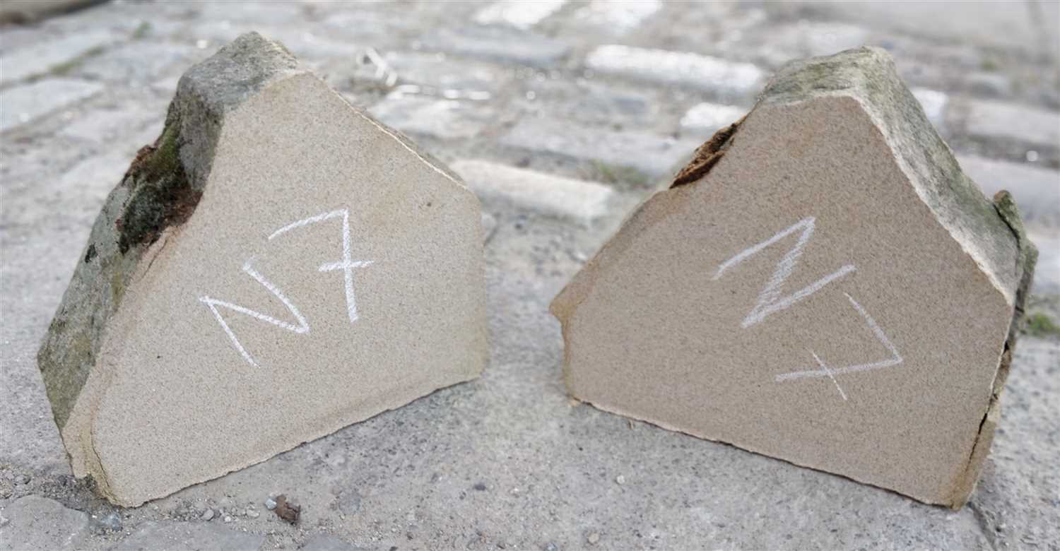 Lot 73 - N7k & N7l; Set of 2 Upper Coping Stone Fifteenths.