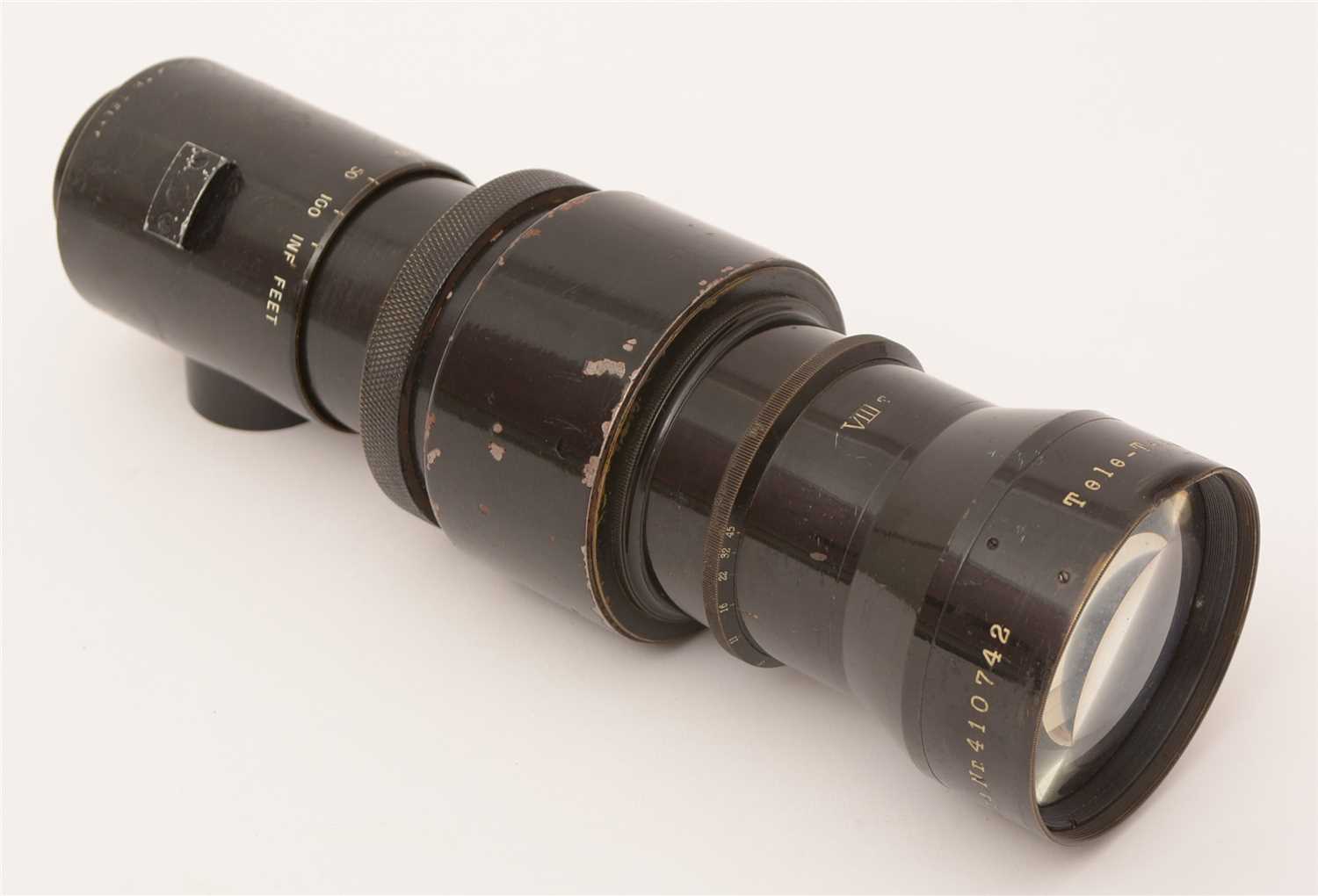 Lot 1435 - A Leica screw-fit 40cms f6.3 Tele-Tessar lens.