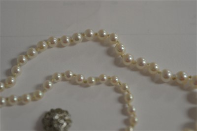 Lot 20 - Cultured pearl necklace