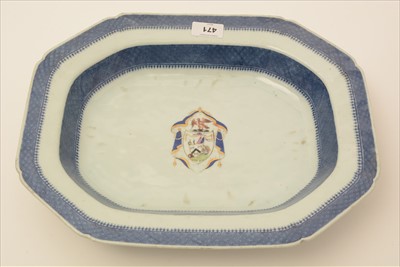 Lot 471 - Chinese armorial export tureen cover and stand, crest of Mounsel