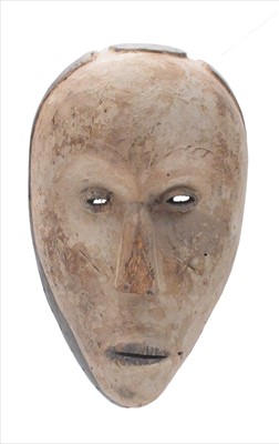 Lot 1545 - Fang mask