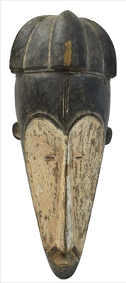 Lot 1546 - Fang mask