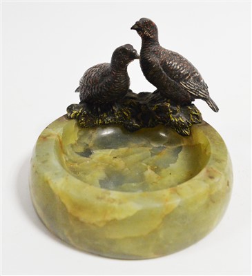 Lot 1071 - Grouse mounted ashtray