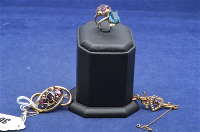 Lot 36 - Two rings and two brooches