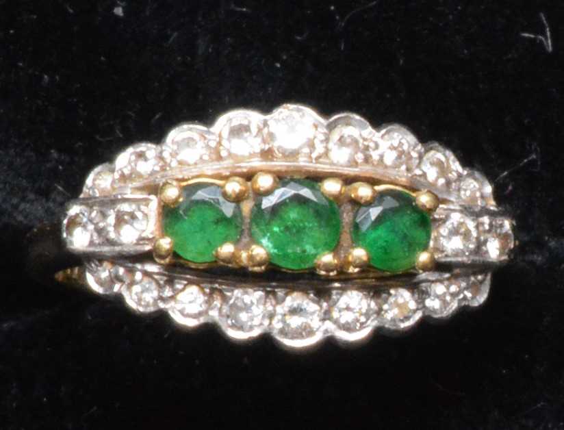 Lot 66 - Emerald and diamond ring