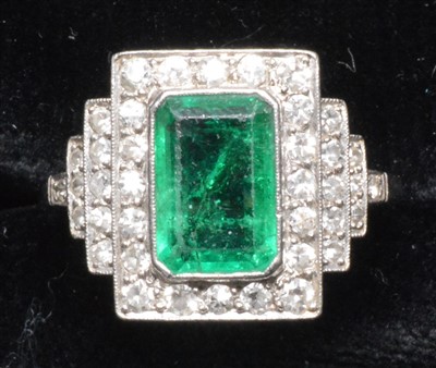 Lot 68 - Emerald and diamond ring